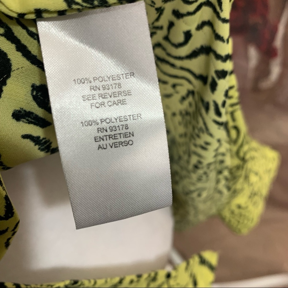 SOLD T TAHARI Yellow Tiger Animal Print Button Down - Picture 8 of 10